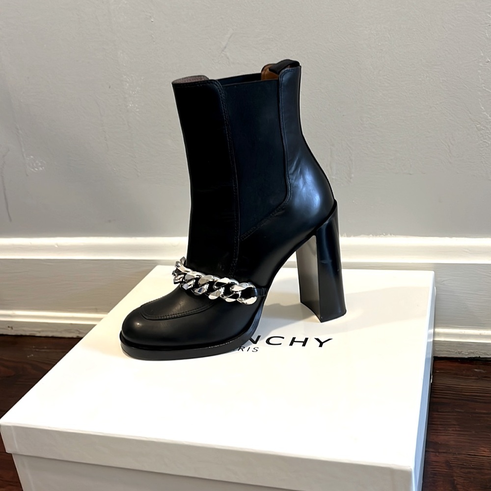 Givenchy Chain Chelsea Boot size 40 - Picture 1 of 3